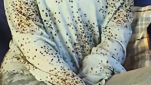 Pirsingli memeli güzel sarışın oyuncu seçmelerinde amını ovuyor