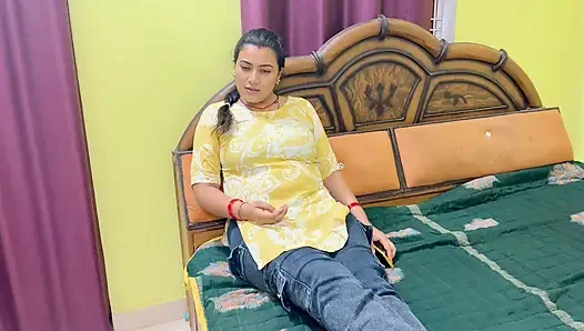 Genç üvey kız kardeşim yanlışlıkla bana çıplak fotoğrafını gönderdi, bundan faydalandım ve üvey kız kardeşimi siktim, tam Hintçe viral video