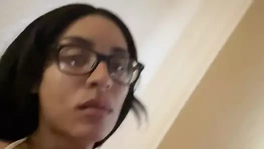 Titreşimlerin beni boşaltmasına izin veriyorum