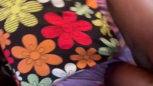 Zayıf bayan büyük yarağımı sikmeyi seviyor