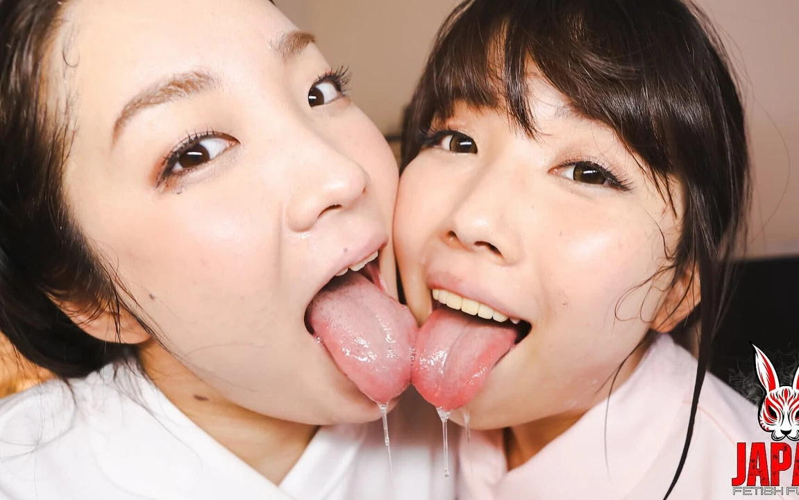 Нина и Kurumi - Извращенная игра поздней ночью на медсестринской станции, лизание лица