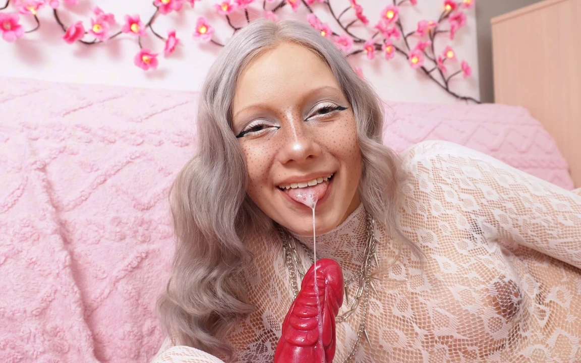 Senin orospu Vasya Sylvia, ağzında creampie ile çok iyi - yeni kıyafetini sprey et!