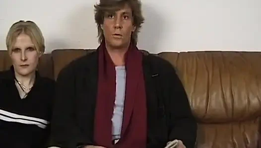 Almanya'dan amatör genç kız yarak emme becerilerini gösteriyor