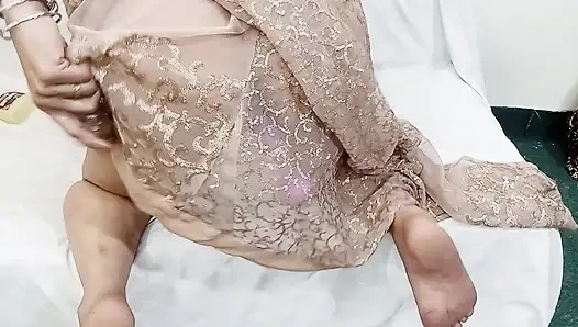 Müslüman evli kadın ateşini dildoyla soğutuyor