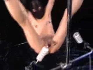 Kikis amcık işkencesi