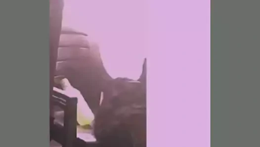 Mallu genç köy yenge sutyen gösterisi