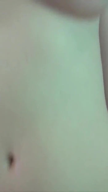 Эпический момент из "Грязная рыжая юная шлюшка делает минет, затем жестко трахается"