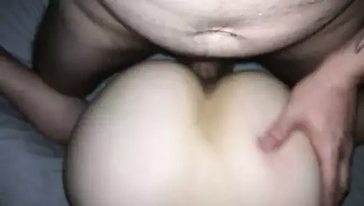 Lucys'in götü sallanıyor