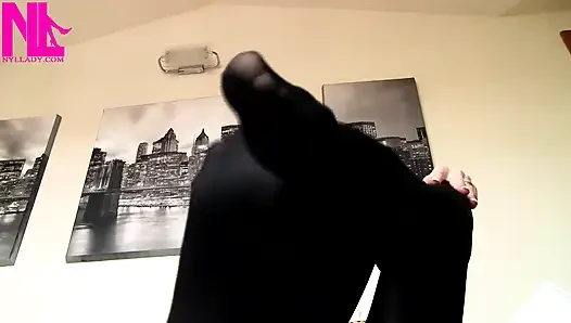 Yanan ayaklarıma masaj yapıyor ve rahatlatıcı