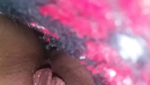 Şişmiş klitorisimi ovalıyor2