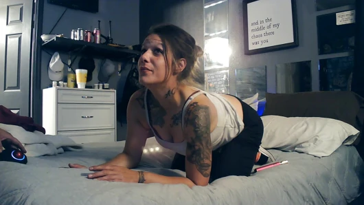 Seksi evli kadın yarak emiyor
