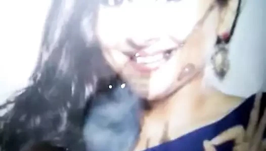 Vidya balan yine saygı duruşunda bulundu