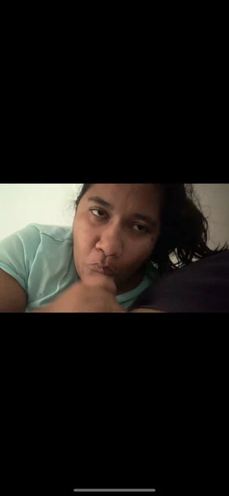 Kolombiyalı esmer lezzetli Meksikalıyı emiyor