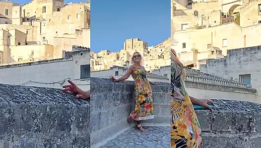 Sarışın Olgun Eş Oral Seksin Tadını Çıkarıyor