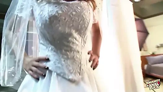 Arkadaşının karısını büyük memeli sikerken pek iyi bir adam değil