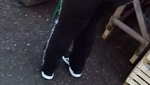 Pazarda kocasıyla şişman kadın