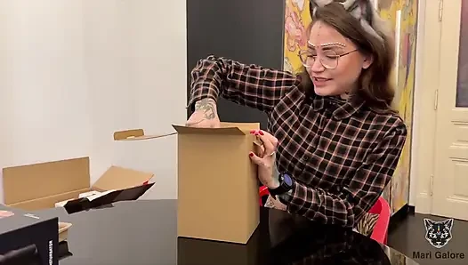 Mari Galore erkek arkadaşıyla sikiş makinesini açıyor
