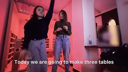 Sevgilim ve ben saunada ayaklarımızı ovma ve terli vücutlarımızı hissetme fantezisini gerçekleştirdik