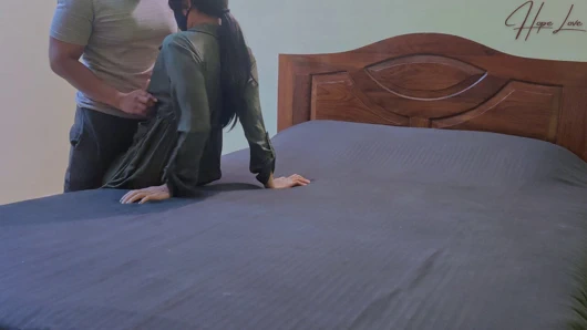 Bahçıvanımı büyük karanlık yarağını deneyimlemek için yatak odama çağırdım.