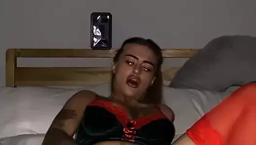 İskoç gotik genç kız her vuruşta daha yüksek sesle inliyor