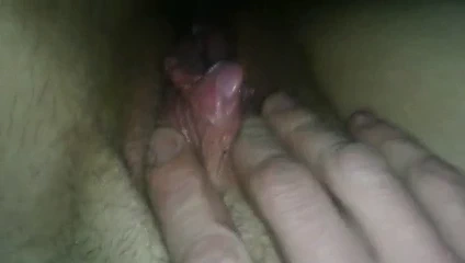 Aldatmak için arabada bekledi