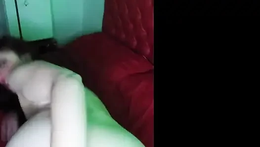 Yalnızken kendime dokunuyorum ve seni düşünüyorum ve seni özlüyorum.