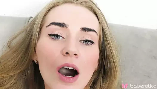 Solo sarışın kız kelly tilki parmak Mastürbasyon içinde 4k