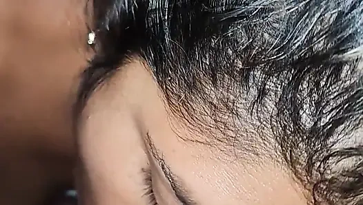 Hintli üvey anne Alydenalioficial, üvey oğlunun penisini emiyor, ta ki süt çıkana kadar