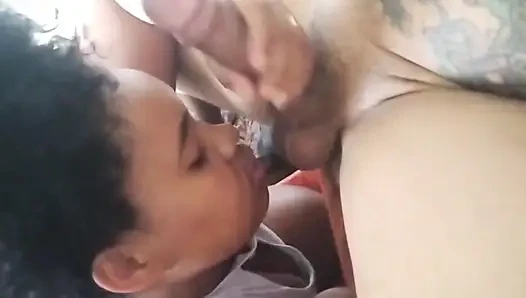 Ivy, hapisten yeni çıkmış arkadaşına oral seks yapıyor