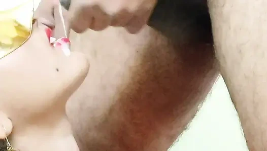 Tamil bayan sikimi emmeyi sevdi ve ağzını siktim ve ağzına boşaldım