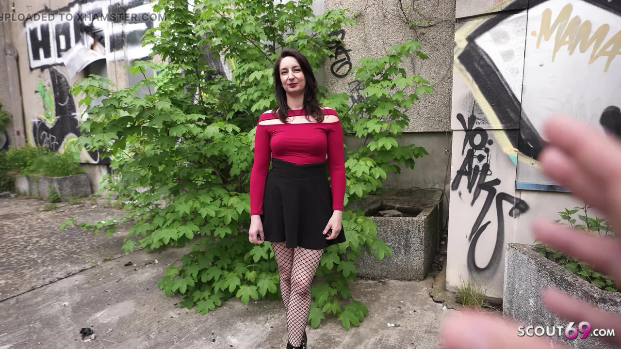GERMAN SCOUT – German Cougar Ariel Rossi with Big Ass Pick Up for First Casting Fuck