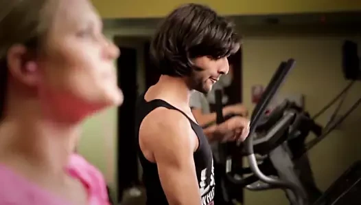 spor salonunda sikilme