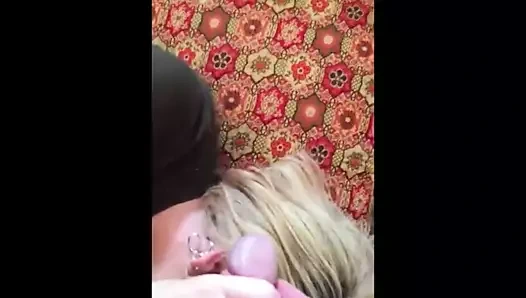 Boynuzlamak milf sahip olan seks üzerinde the zemin