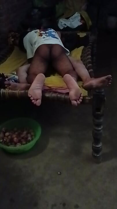 Padosi ki ladki ko pela chupke se jakar