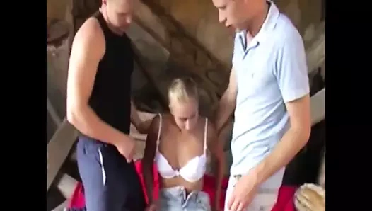 biseksüel sarışın üçlü