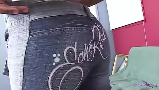 Sadece bugünkü gibi en güzel ve en ince kızlar bu beyaz adamı tatmin edebilir