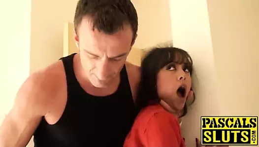 Alyssa'nın twat içinde sert hıyar ihtiyacı var