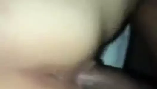 Çok seksi ve sürtük beyaz kız sürmek ve büyük bla üzerinde squirts