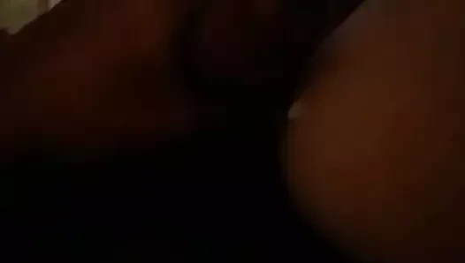 Nişanlısı ağır çekimde göğüsler üzerinde güzel bir yük alır