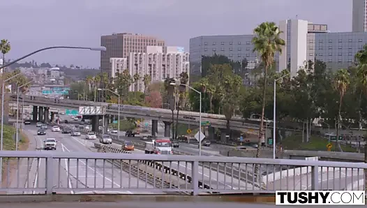 Tushy gabbie carter'ın ağzı açık olma arzusu gerçek oluyor