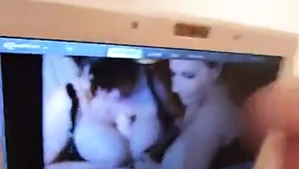 Web kamerası gösterisi videosunda iki kadınla mastürbasyon yapıyor