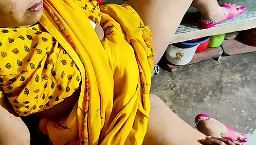 Hintli ev hanımı kocasını sikiyor