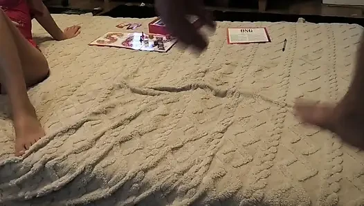 Seks tahtası oyunu oynarken kocamı emiyor