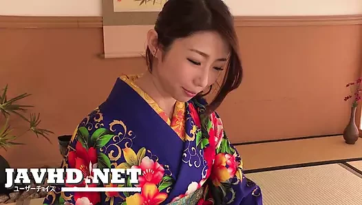 Sansürsüz Japon orta yaşlı seksi kadın porno videosu bekliyor