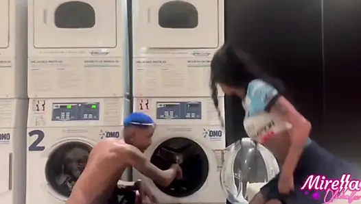 2 dakikada boşalmayacağından şüpheliyim