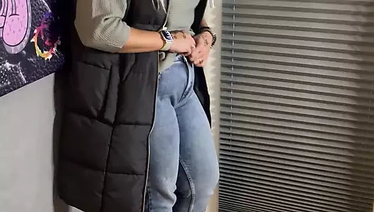 Bonie and Clyde Masturbation Stand Jeans Jacket Pussy Wet Fingering Rubbing Rubbing Clitoris Trembling Twitch Moaning Blonde Couple