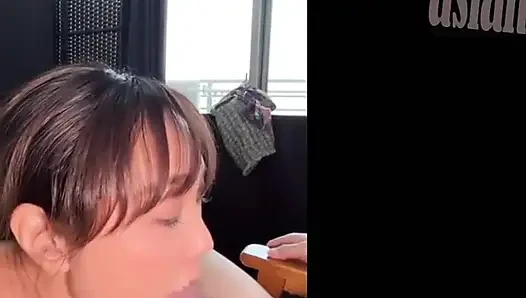 Olgun Ağır Göğüslü Zarif Evli Kadın Oral Seks Yapıyor Ve Ham Creampie Tutkusuyla Sonu