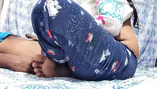 Bangladeşli anne ve baba parkta seks yapıyor 386