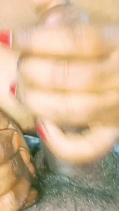 Üvey kız kardeş Tamil'de üvey erkek kardeşiyle seks konuşması güzel bir sakso çekiyor - tam tamil ses ve video | Klip 2