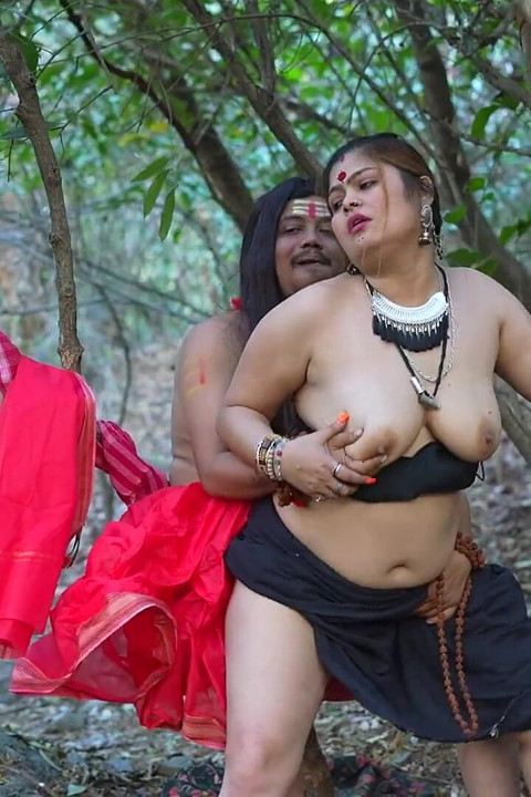 Mystic ve Female Devotee